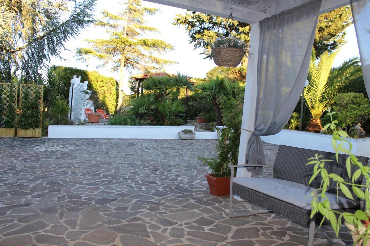 Trullo Sette Tindenule Villa Cisternino Exterior photo